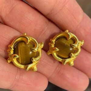 Vintage ‘80s Tigers Eye Gold Tone Clip On earrings
